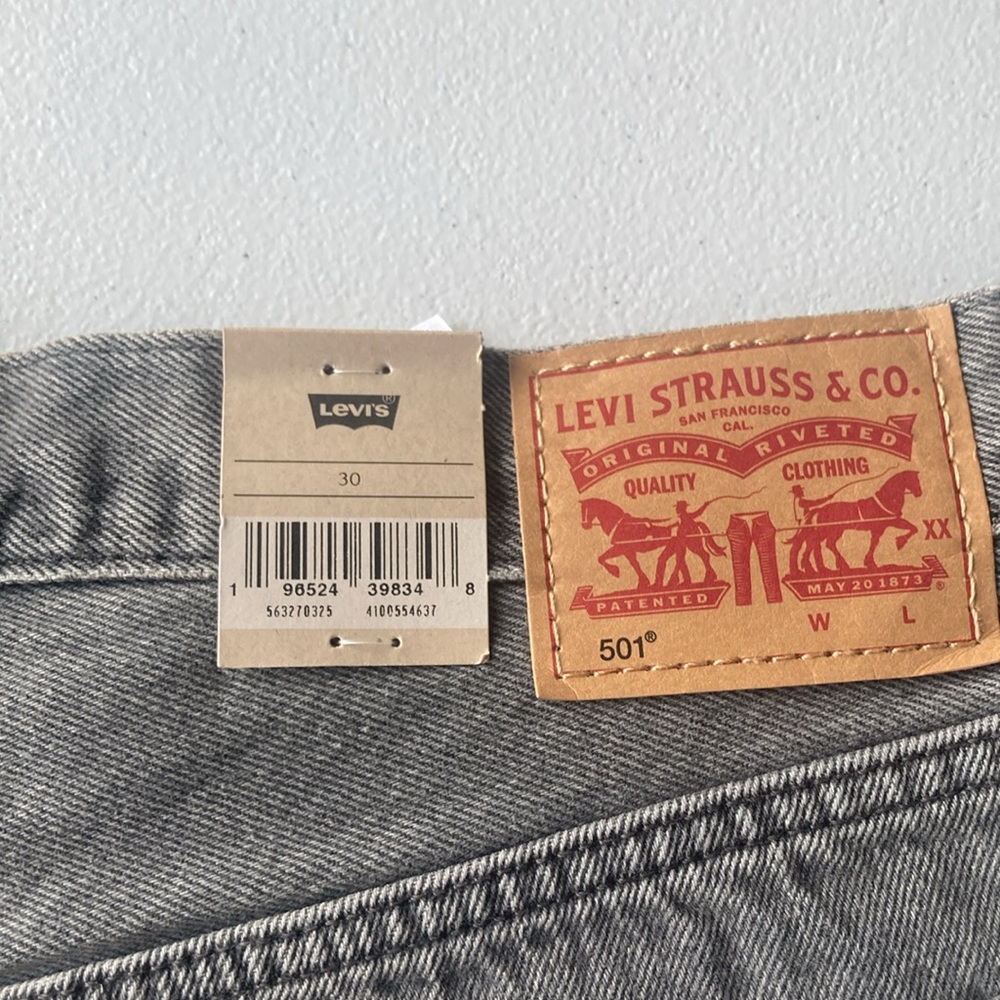 Levi’s distressed high rise 501 jean cotton denim short cutoff size 30 - Picture 11 of 17